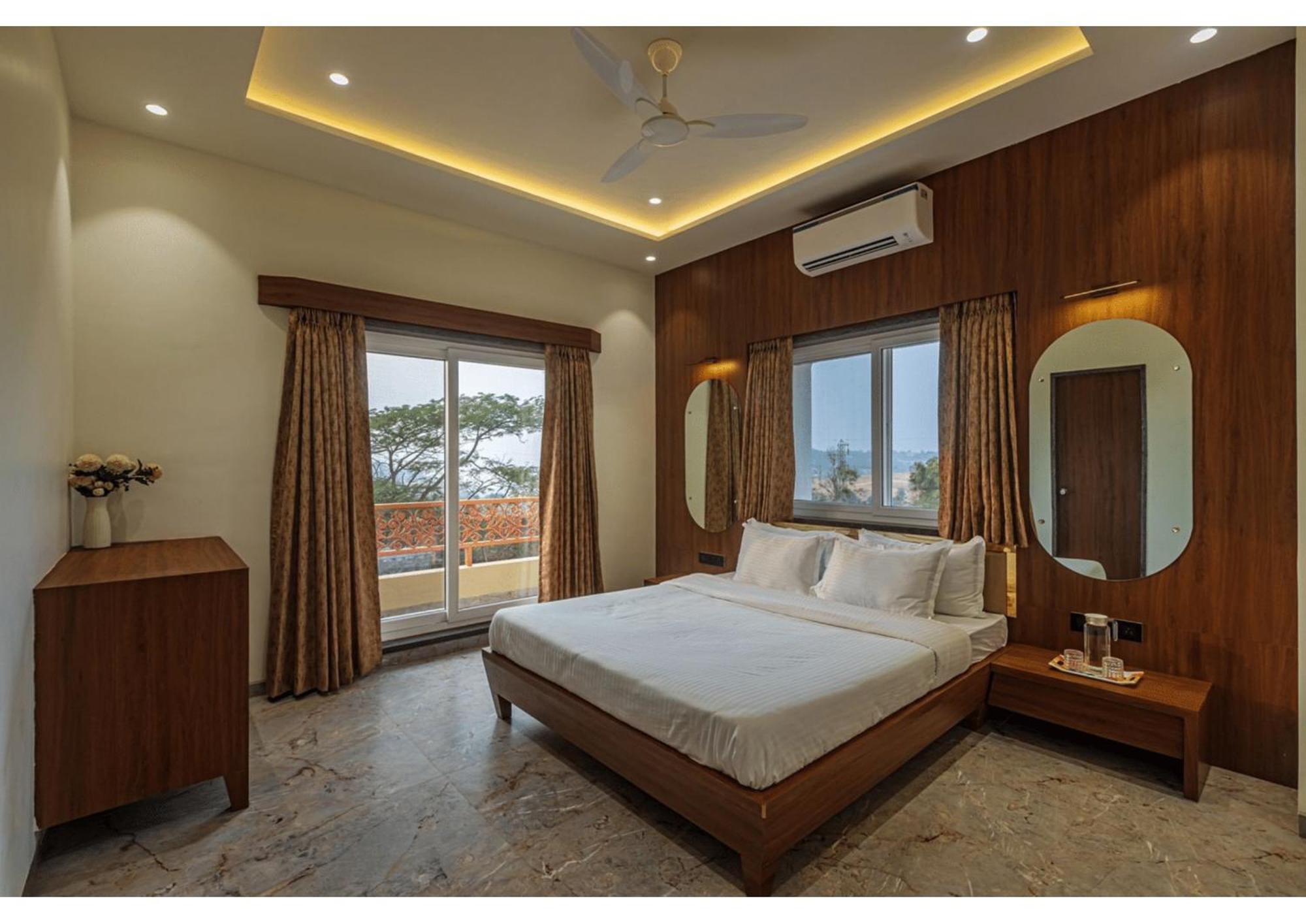 Mountain Glory 8Bhk By Tensorstays, Pool & Theater Igatpuri Eksteriør billede